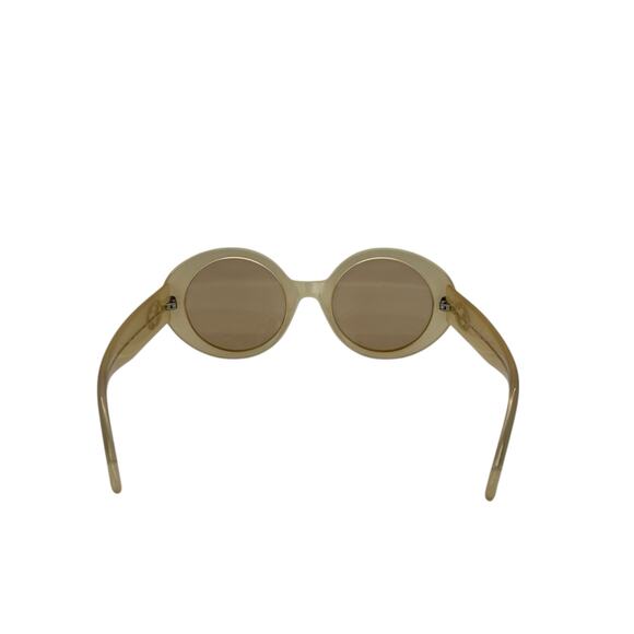 Gucci Pearlescent Sunglasses - Picture 8 of 9